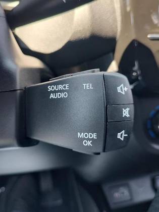 RENAULT KWID 1.0 12V SCE FLEX OUTSIDER MANUAL RENAULT KWID 1.0 12V SCE FLEX OUTSIDER MANUAL